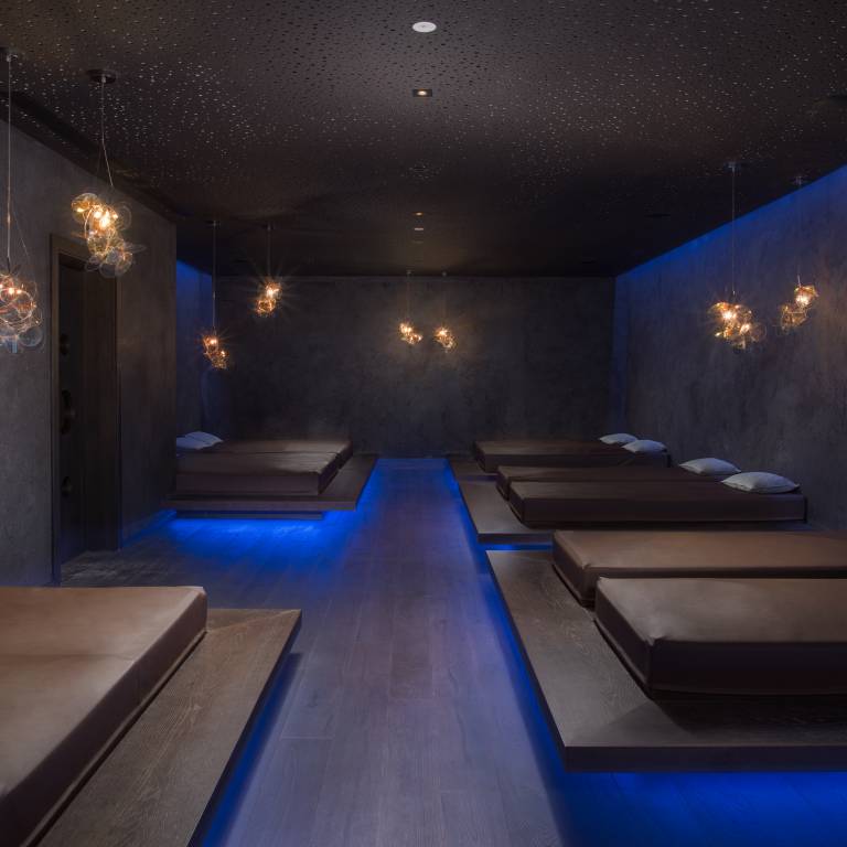 Wellnessruhreraum mit Wasserbetten im A&L Wellnessresort