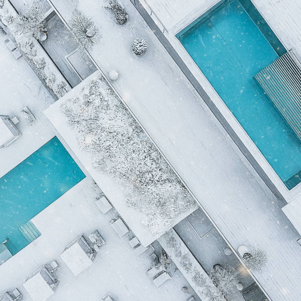 A&L Wellnessresort Verschneite Aussenpools von Oben